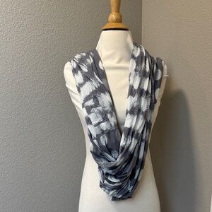 Rare Lululemon be inspiring infinity scarf boho gray white dot